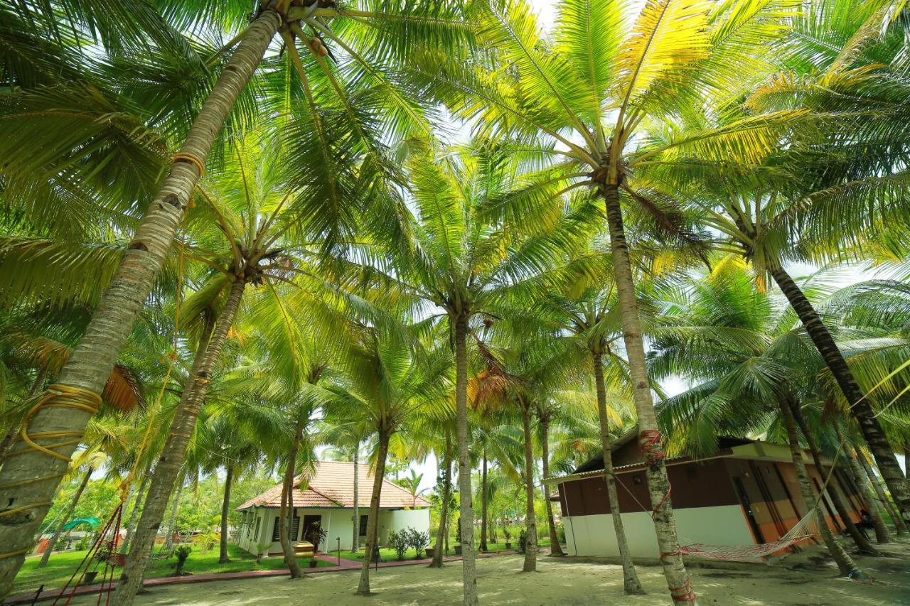Regant Lake Village, Kollam. Chavara Extérieur photo