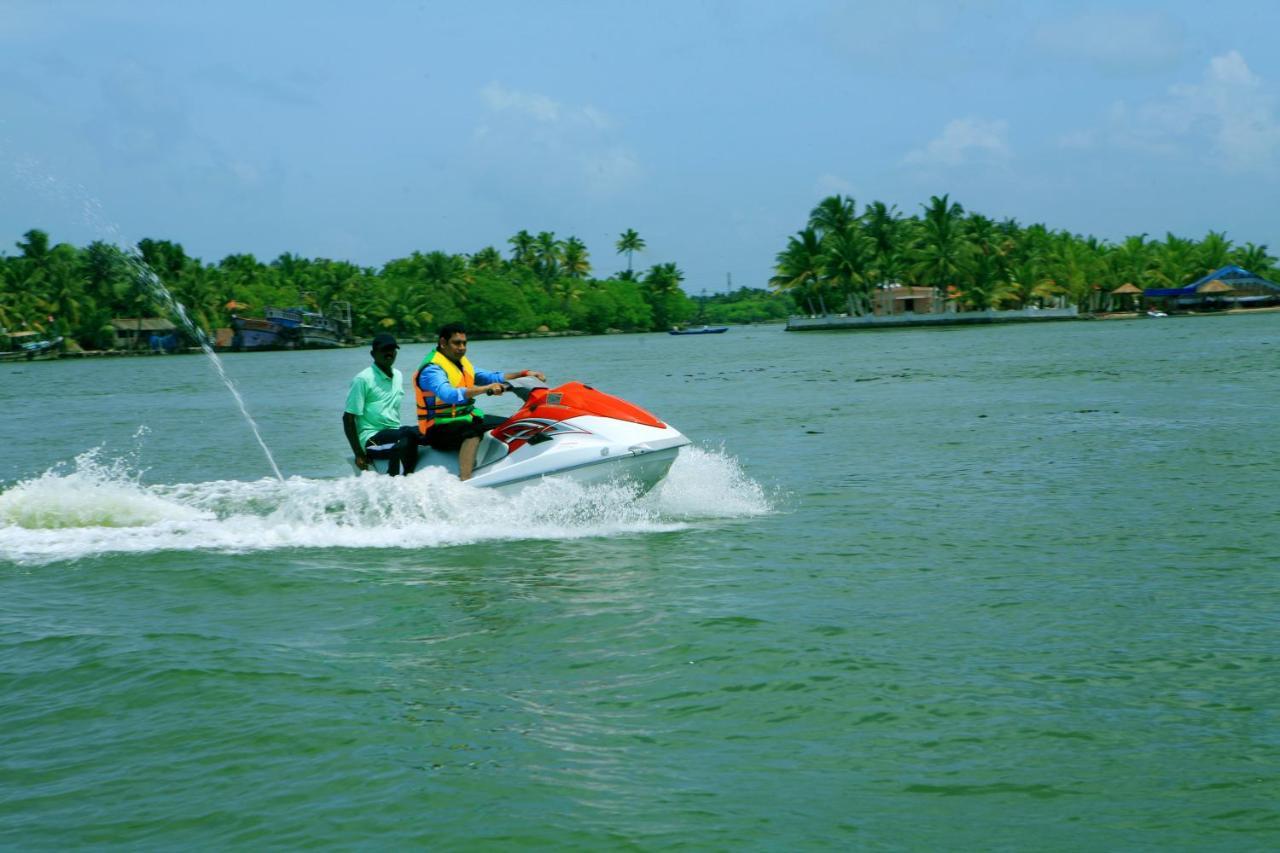 Regant Lake Village, Kollam. Chavara Extérieur photo