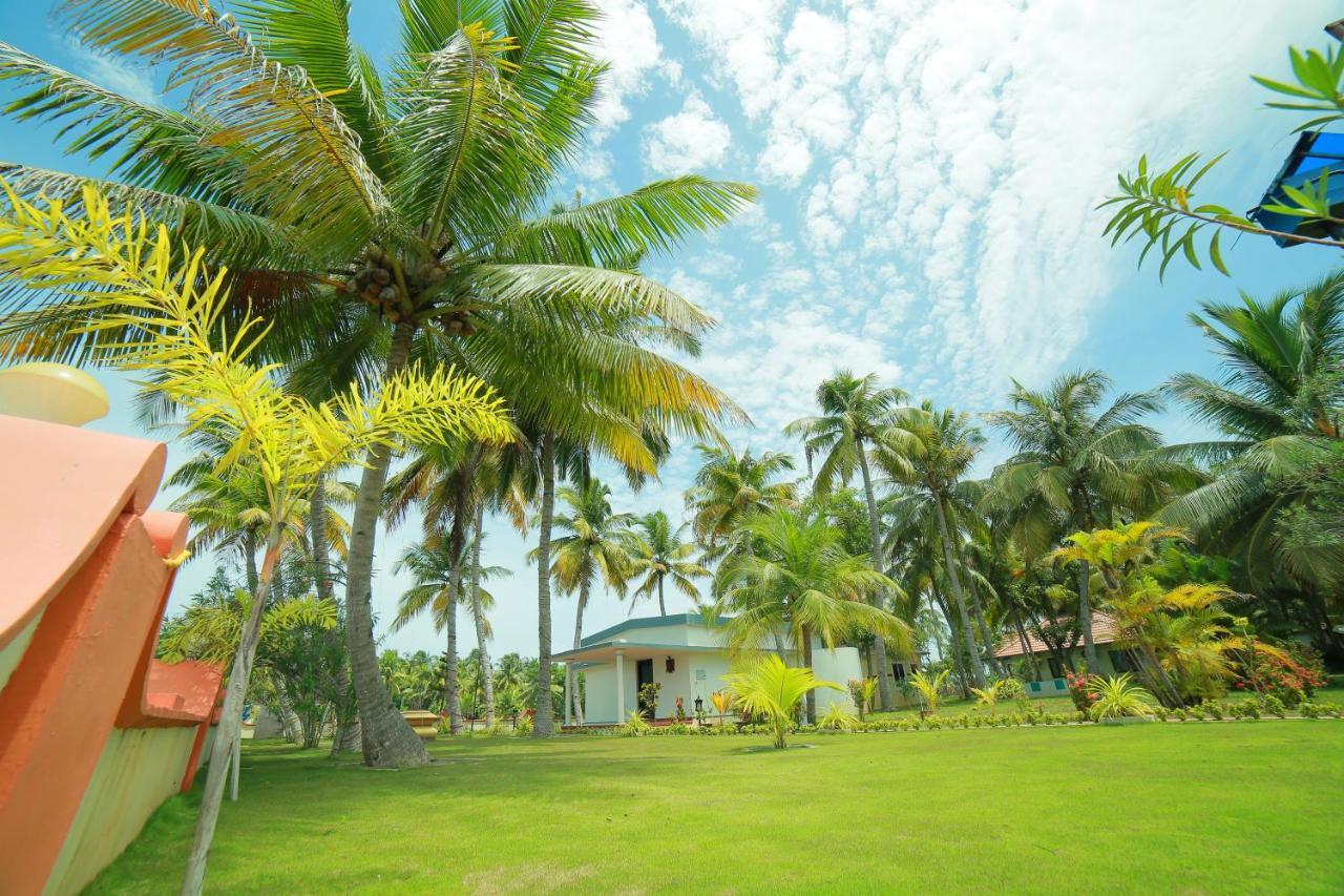 Regant Lake Village, Kollam. Chavara Extérieur photo