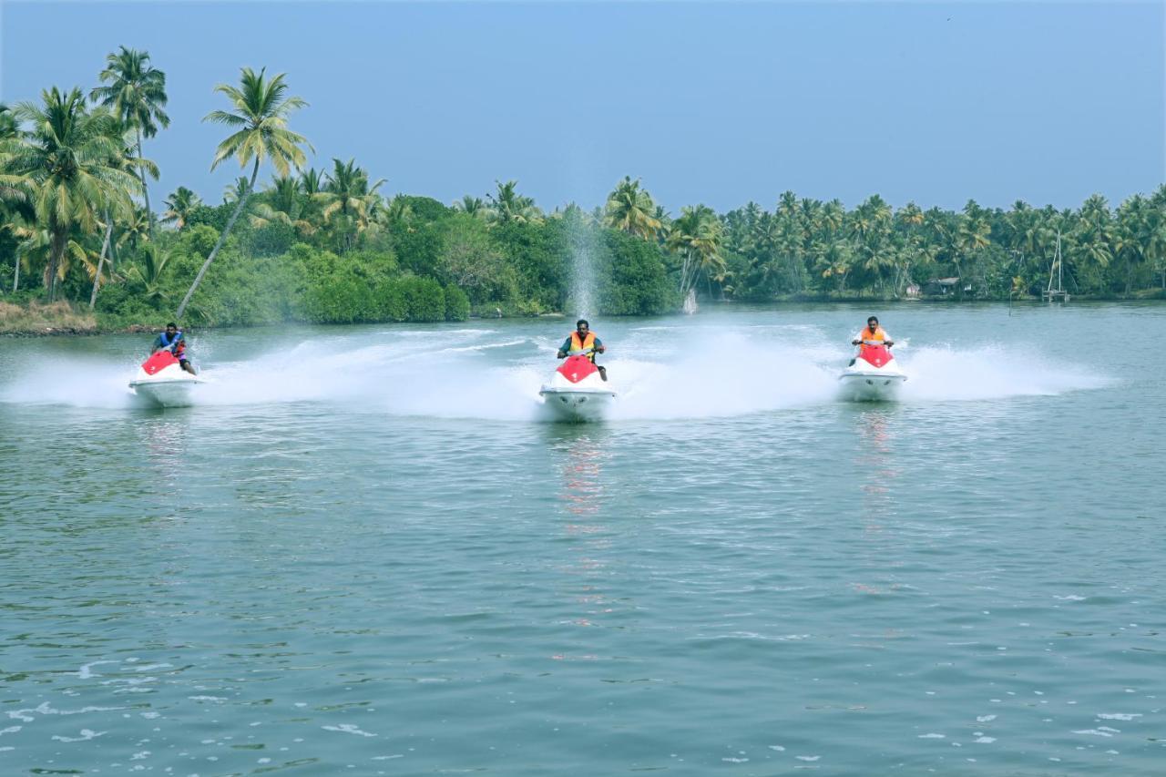 Regant Lake Village, Kollam. Chavara Extérieur photo