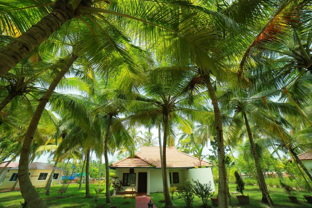 Regant Lake Village, Kollam. Chavara Extérieur photo