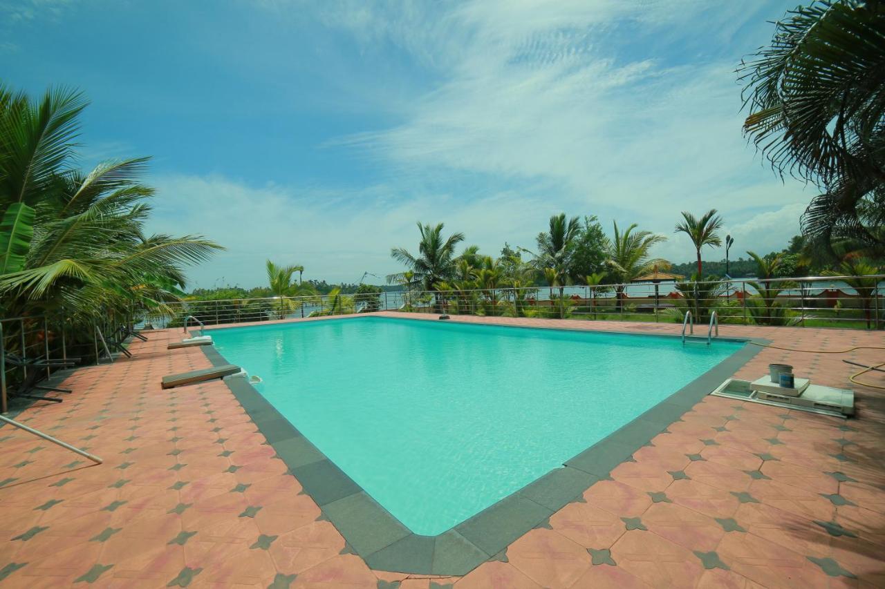 Regant Lake Village, Kollam. Chavara Extérieur photo