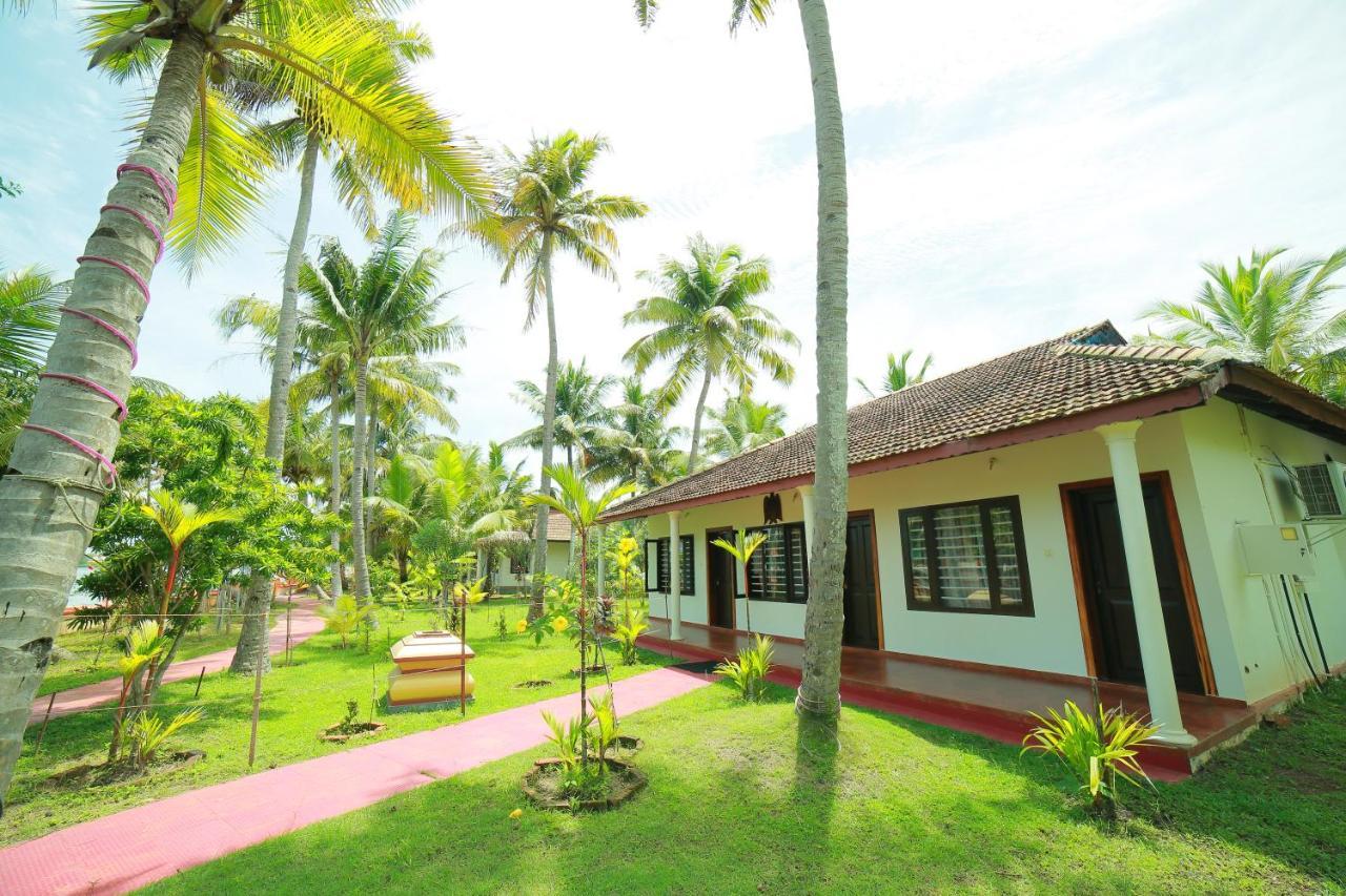 Regant Lake Village, Kollam. Chavara Extérieur photo