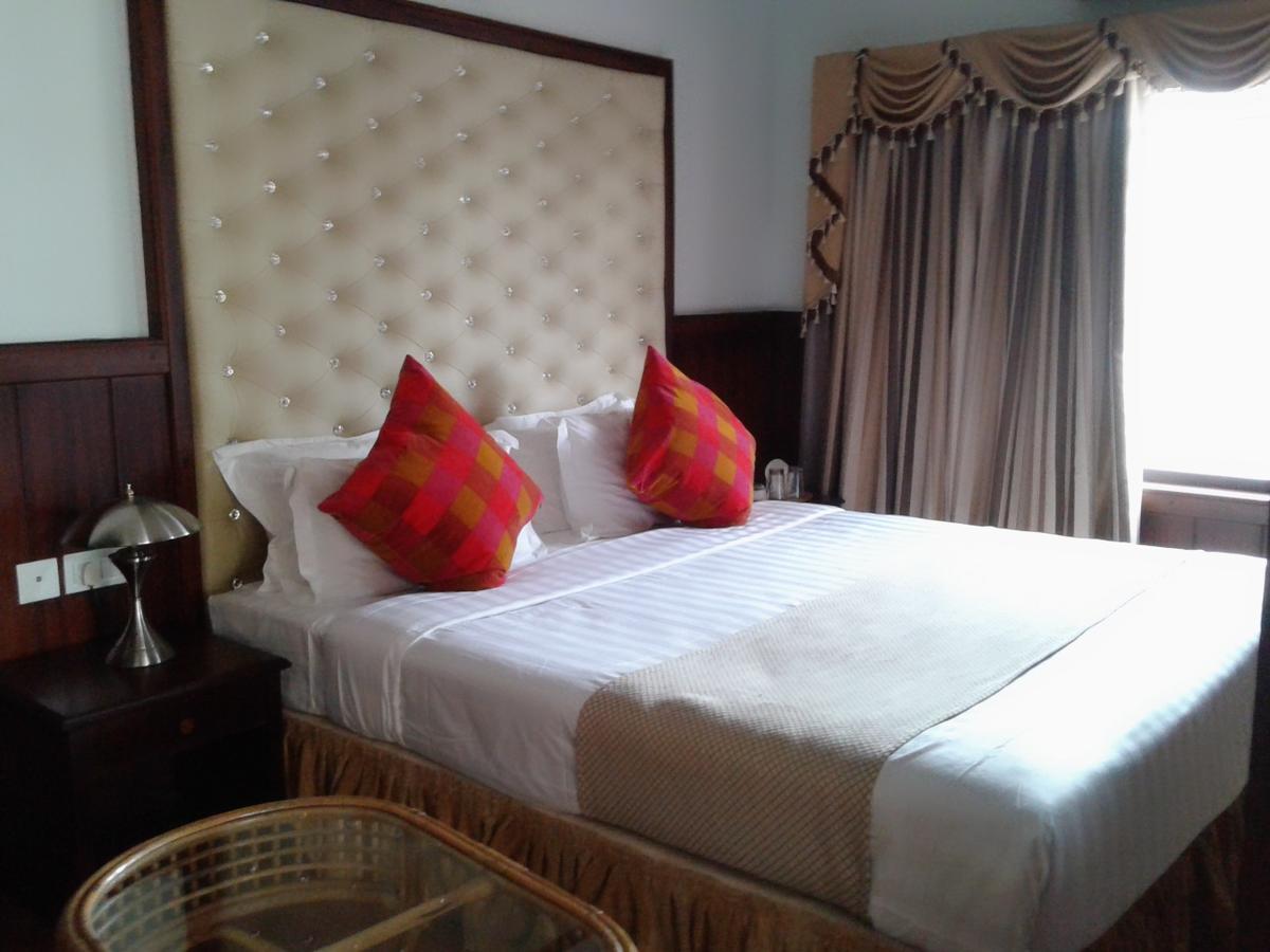 Regant Lake Village, Kollam. Chavara Extérieur photo