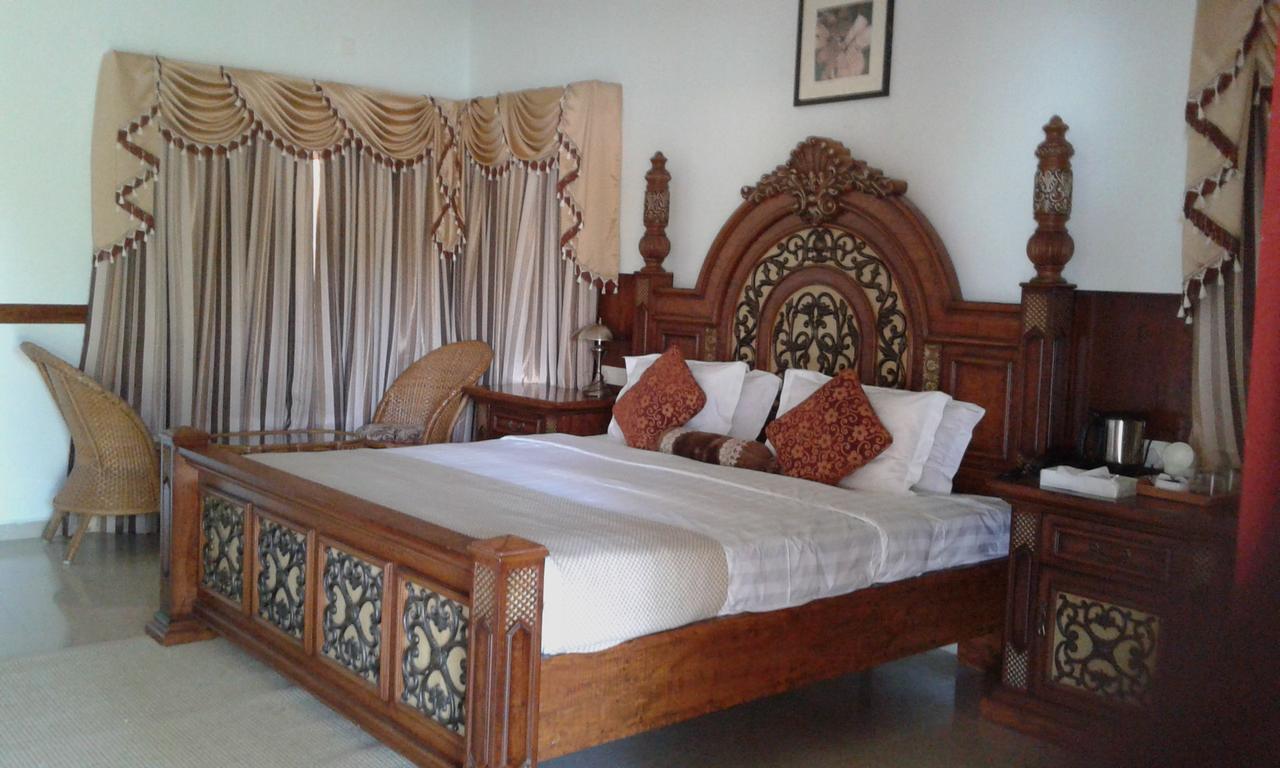 Regant Lake Village, Kollam. Chavara Extérieur photo