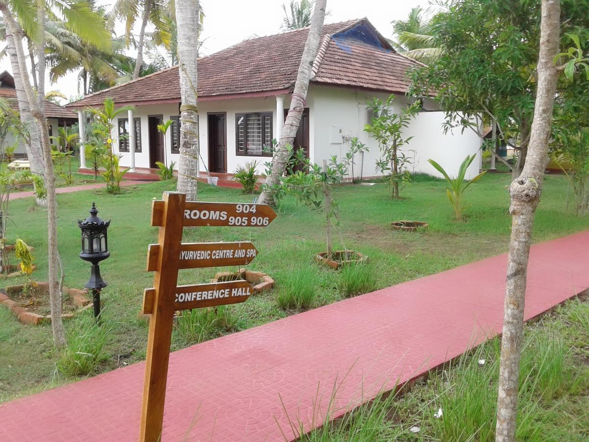 Regant Lake Village, Kollam. Chavara Extérieur photo