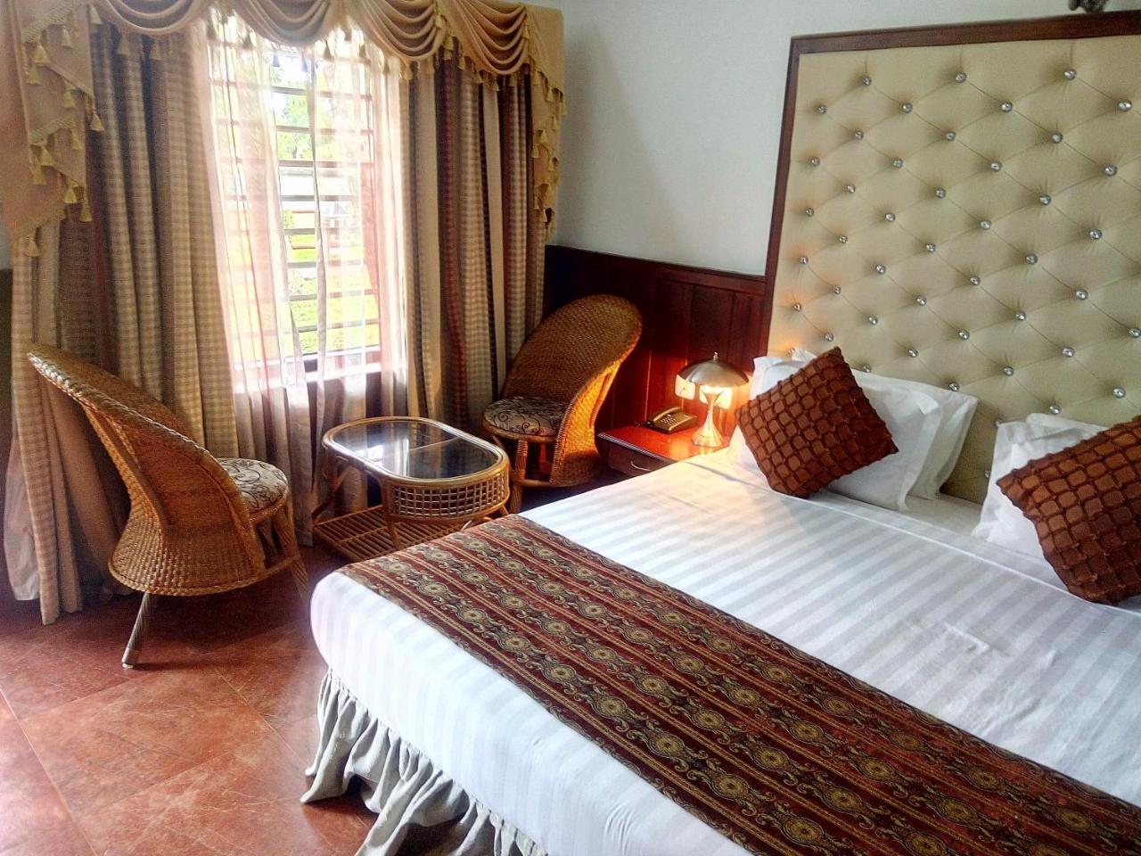 Regant Lake Village, Kollam. Chavara Extérieur photo