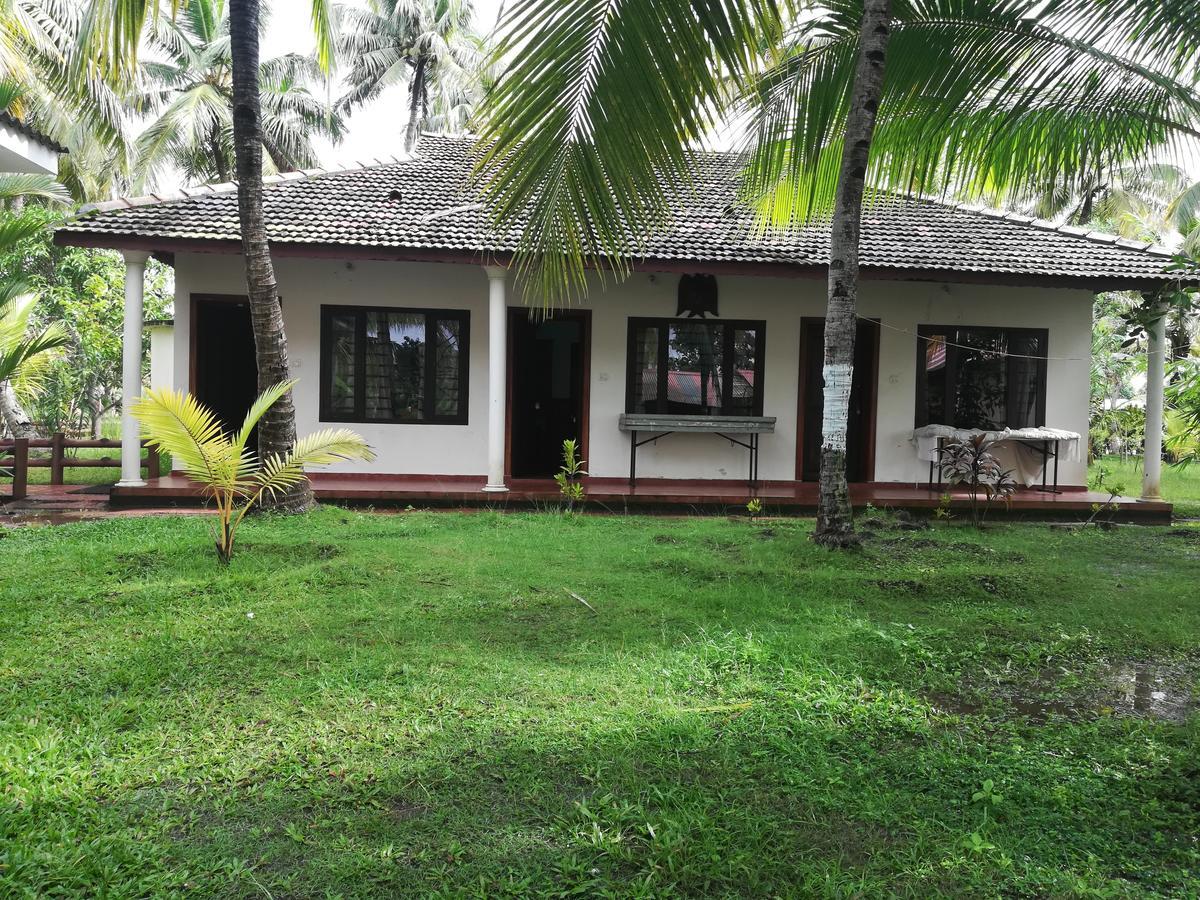Regant Lake Village, Kollam. Chavara Extérieur photo