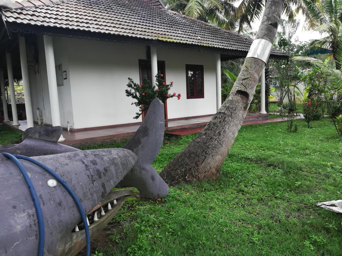 Regant Lake Village, Kollam. Chavara Extérieur photo