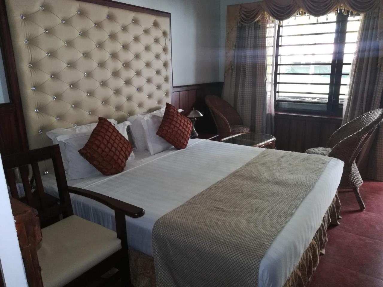 Regant Lake Village, Kollam. Chavara Extérieur photo