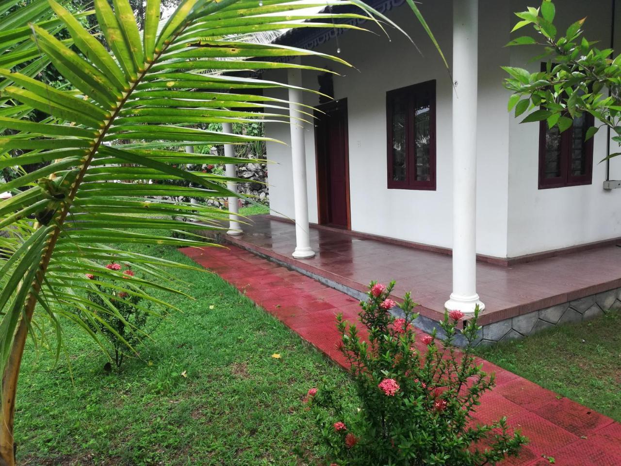 Regant Lake Village, Kollam. Chavara Extérieur photo